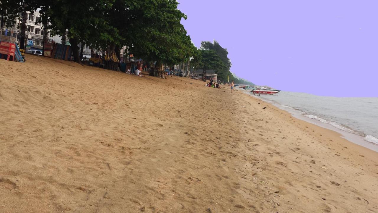 Villa Germania Pattaya Exterior photo