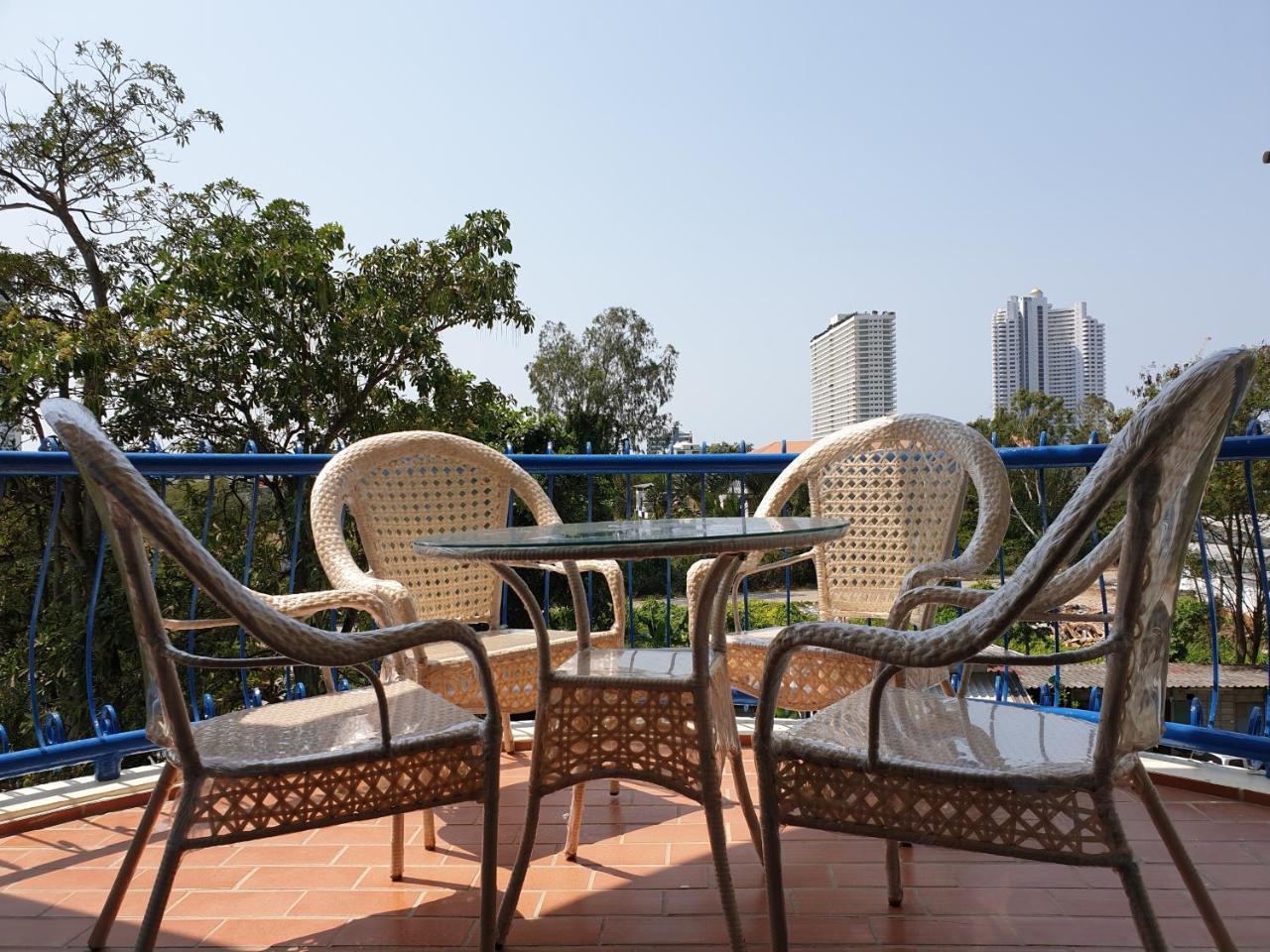 Villa Germania Pattaya Exterior photo
