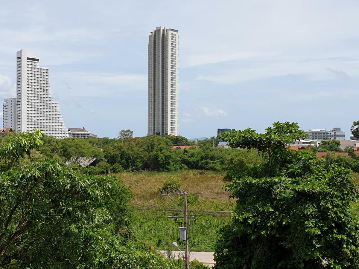 Villa Germania Pattaya Exterior photo